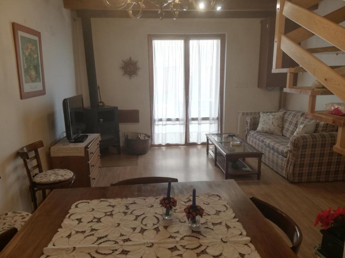 Pequeno Adosado De Montana Con Terraza Vila Villanova Exterior foto